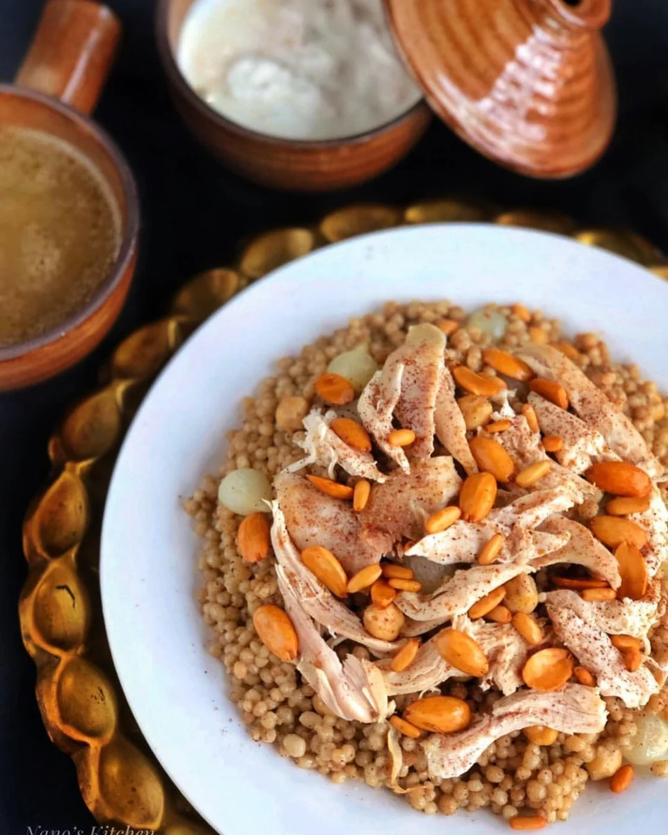 Mughrabiyih (versão libanesa do cuscuz)