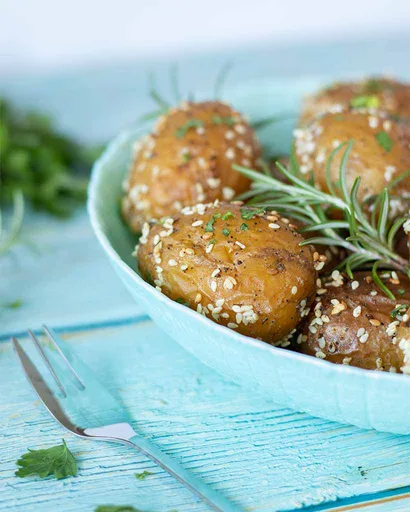 La migliore ricetta per le patate novelle arrosto (contorno facile)