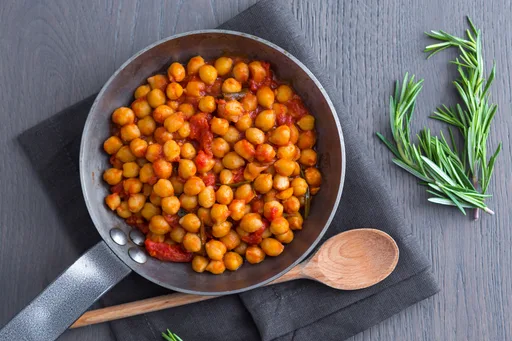 Chickpeas with tomato