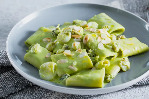 Paccheri com choco e ervilhas