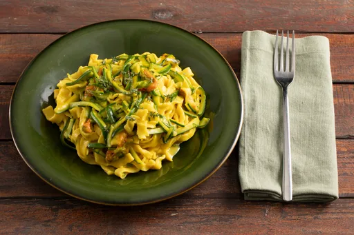 Tagliatelle con fiori di zucca