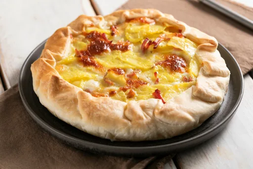 Torta salata con speck e patate
