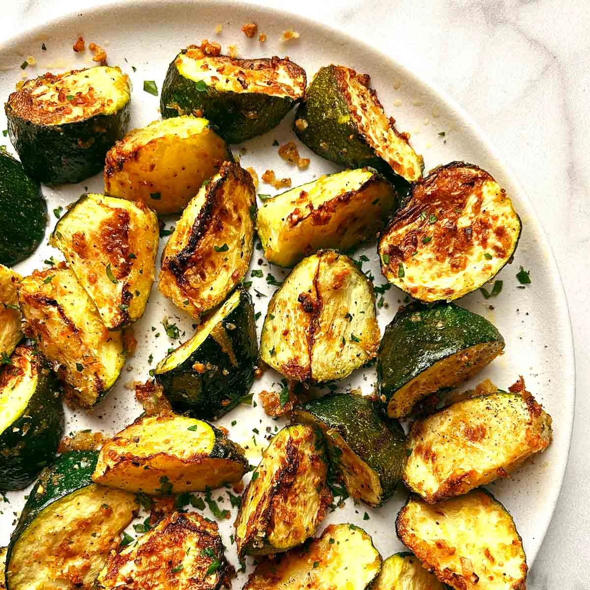 Zucchini aus der Heißluftfritteuse