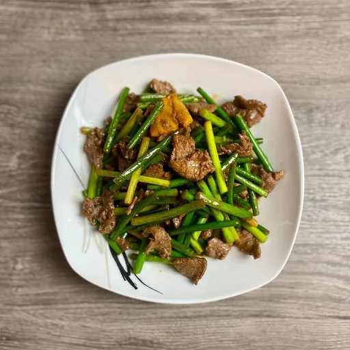 Stir Fry Garlic Shoot With Beef