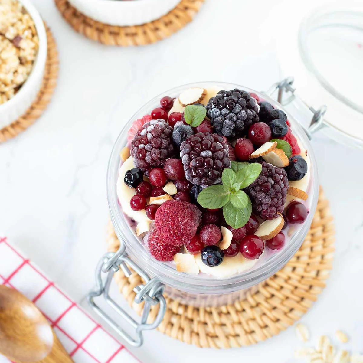 Porridge overnight con frutta surgelata (senza yogurt)