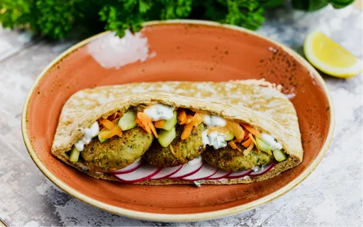 Falafel & Pitta Burger – Ostomy-Friendly Recipe