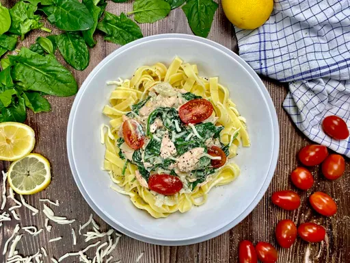 Tagliatelle mit Lachs