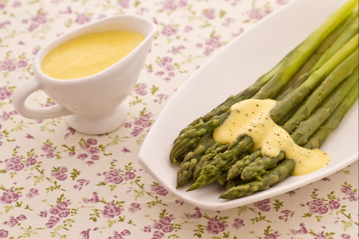 Spargel mit herzhaftem Sabayon