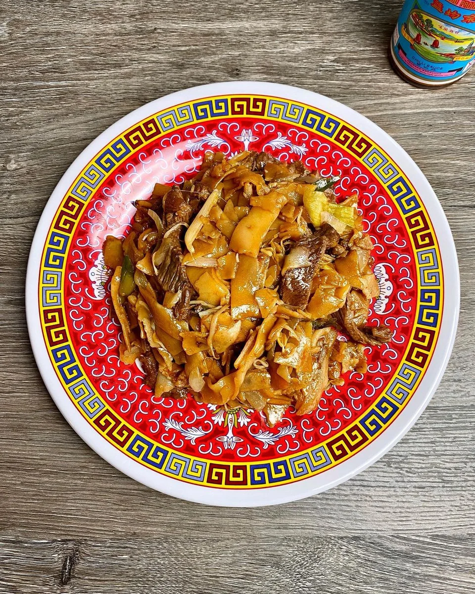 Stir-fry Rice Noodles With Beef