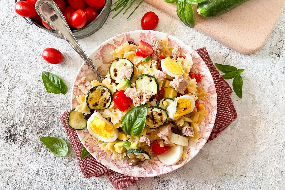 Pasta fría con atún