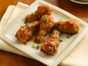 Ali di pollo appiccicose allo zenzero e aglio