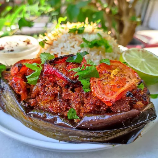 Karnıyarık vegano (berinjelas turcas recheadas)