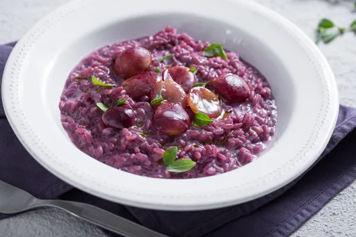 Wine, grape and goat's cheese risotto