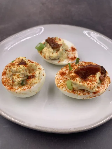 Huevos rellenos con beicon sin gluten