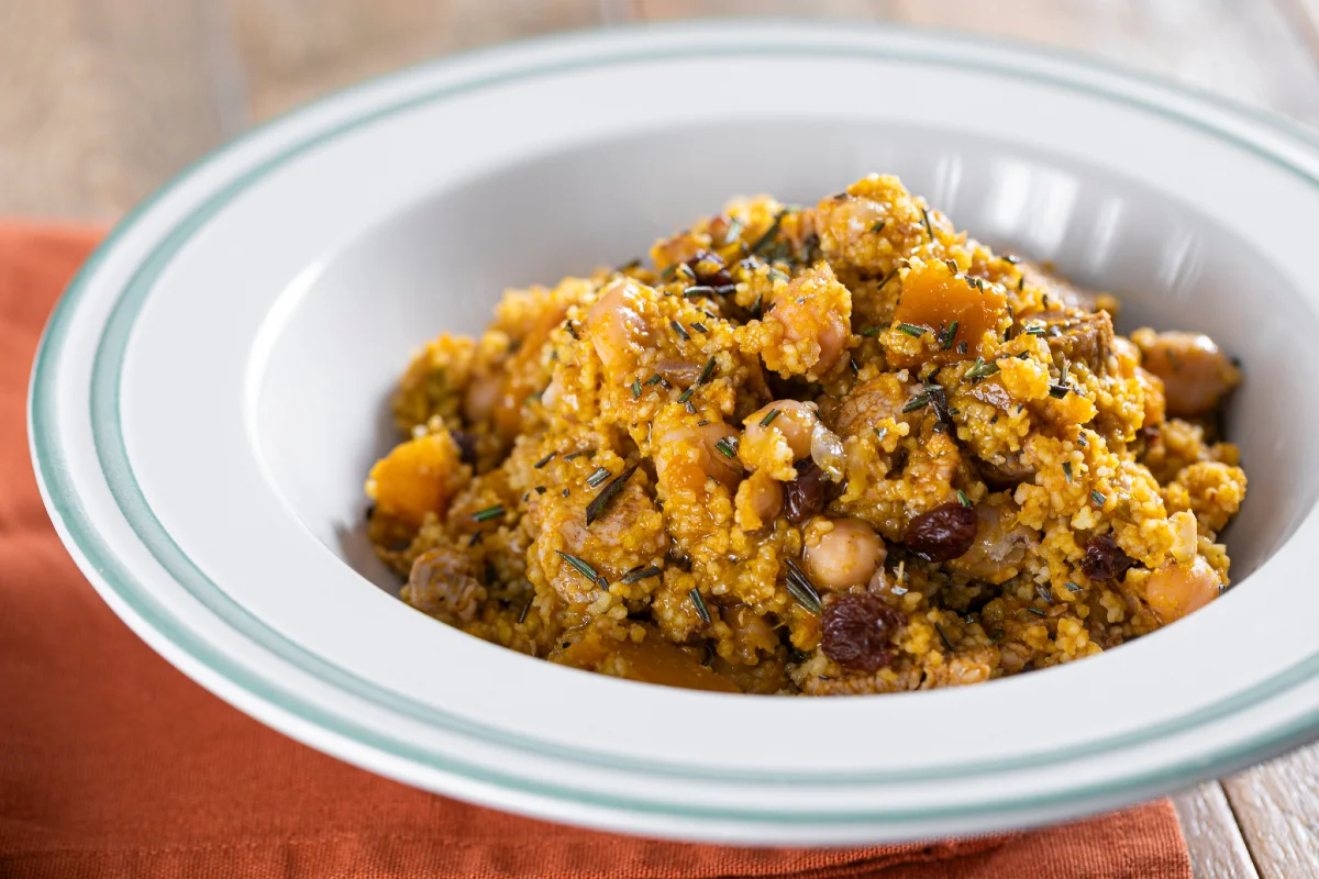 Cuscús garbanzos, pollo y calabaza