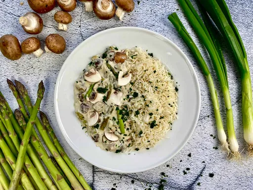 Spargel-Champignon-Pfanne mit Reis