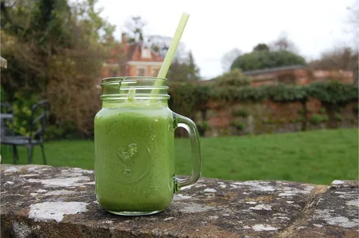 Batido verde apto para personas con ostomía
