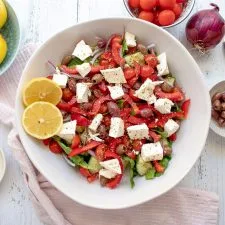 Salada grega simples e fácil