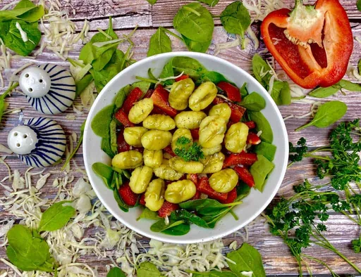 Insalata di gnocchi e cavolo