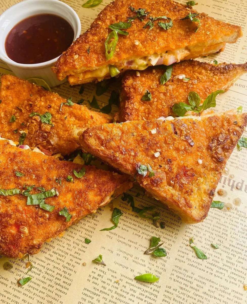 Crispy & Spicy Masala Veggies & Cheese Toast