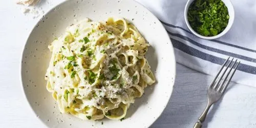 Healthier Fettuccine Alfredo w Chicken