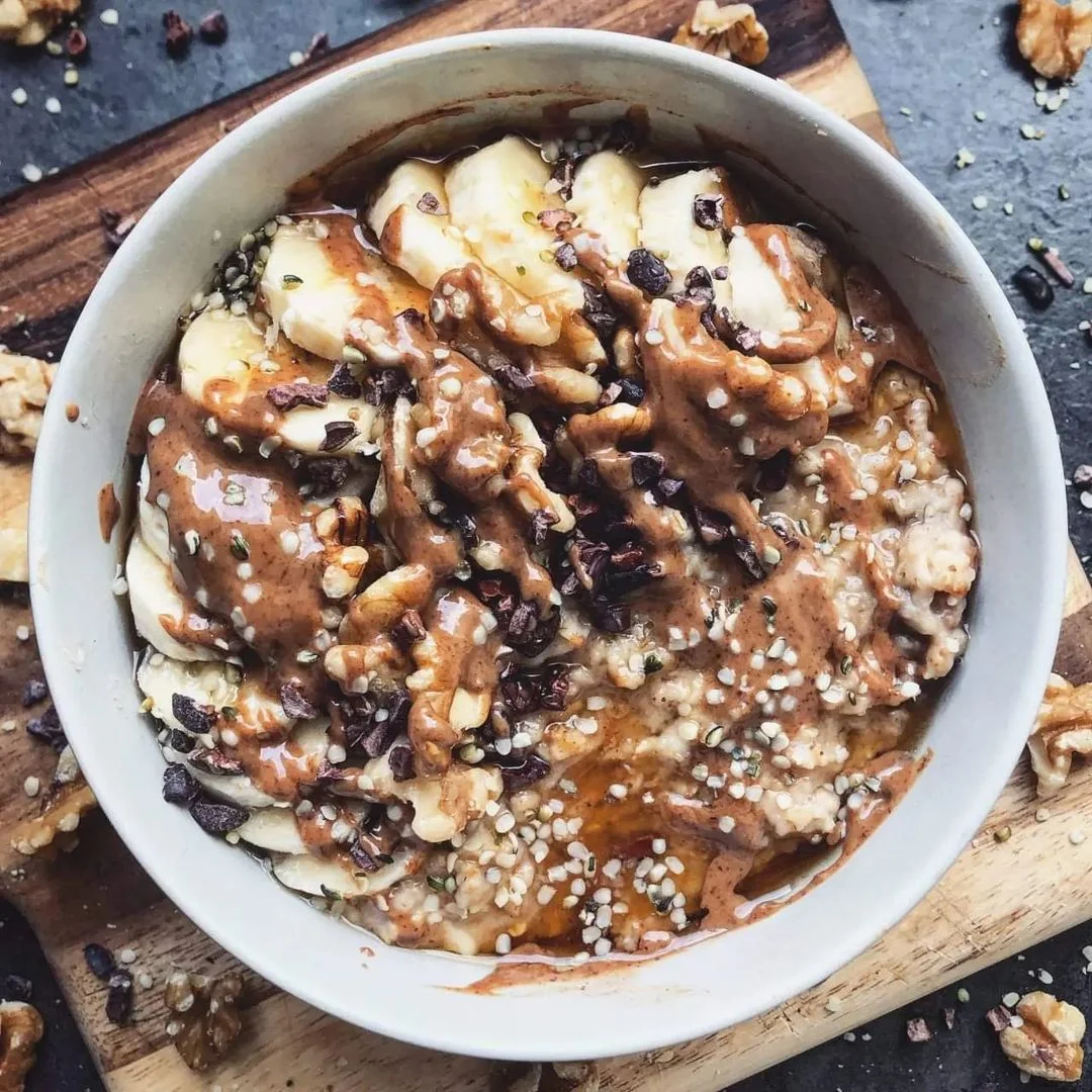Porridge d’avena al caramello salato