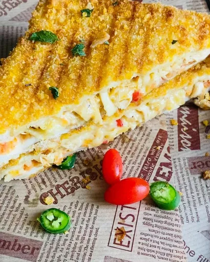 Crispy & Crunchy Chicken & Cheese Masala Stuffed Bread Pockets