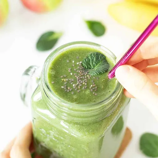 Batido de manzana verde, espinacas y plátano