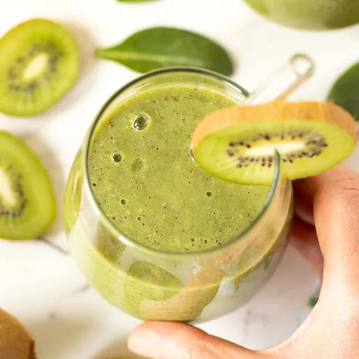 Batido de plátano, kiwi y espinacas