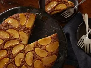 Caramel Apple Upside-Down Cake