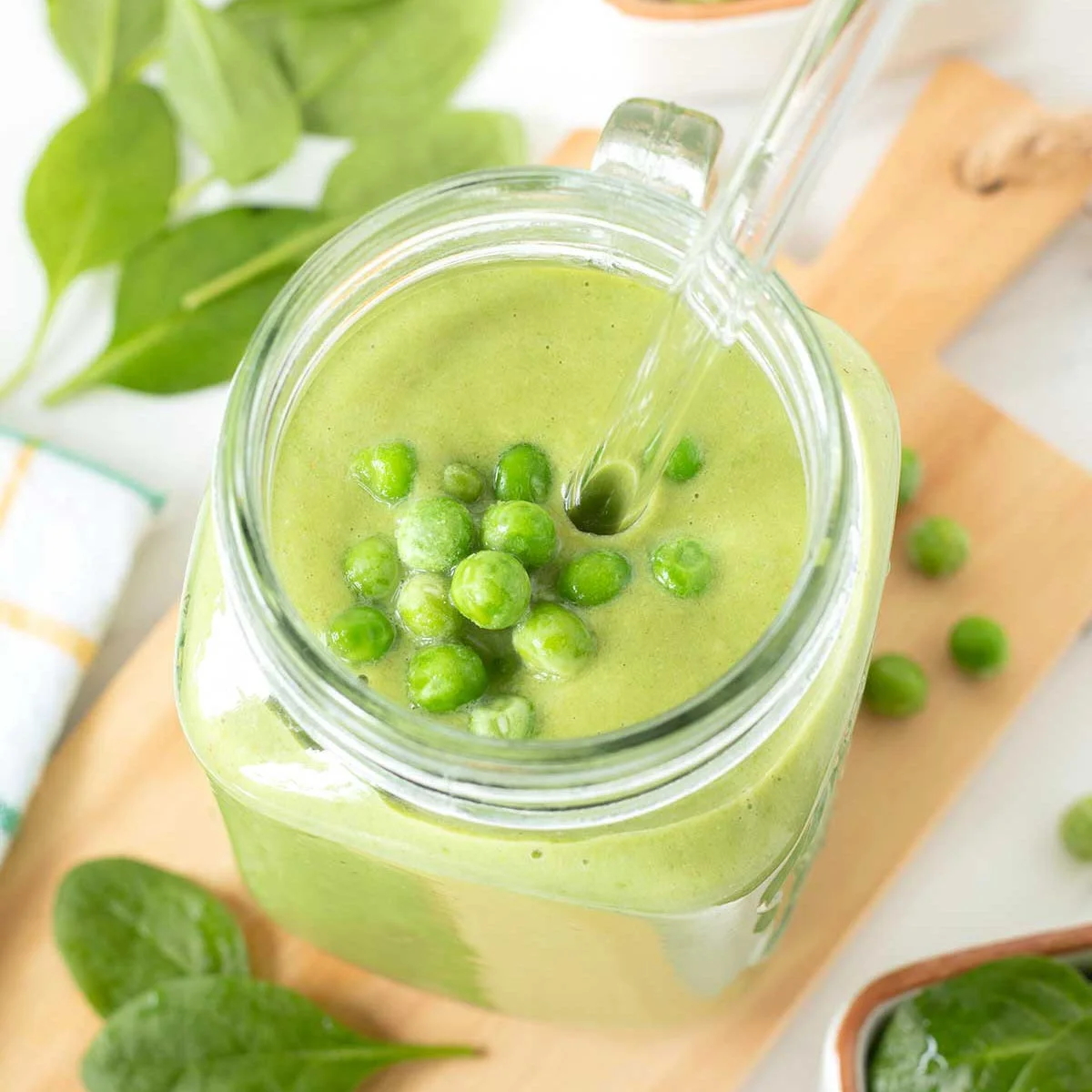 Batido de guisantes verdes alto en proteínas (vegano)