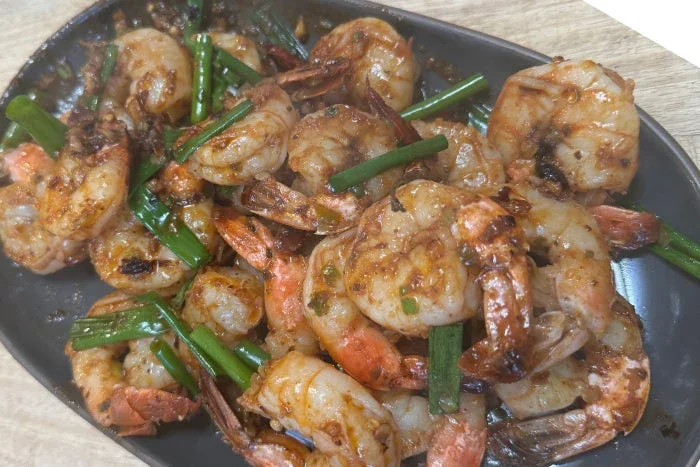 Sichuan-style wok-fried prawns