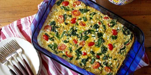 Spinach, Tomato, and Quinoa Breakfast Casserole