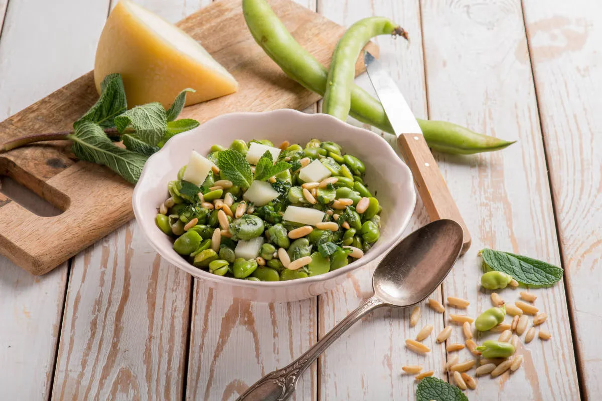 Insalata di fave e pecorino