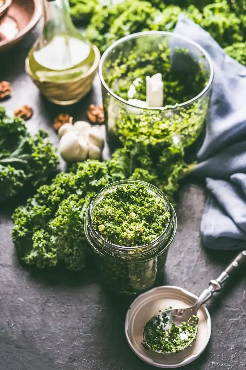 Pesto de couve tostada