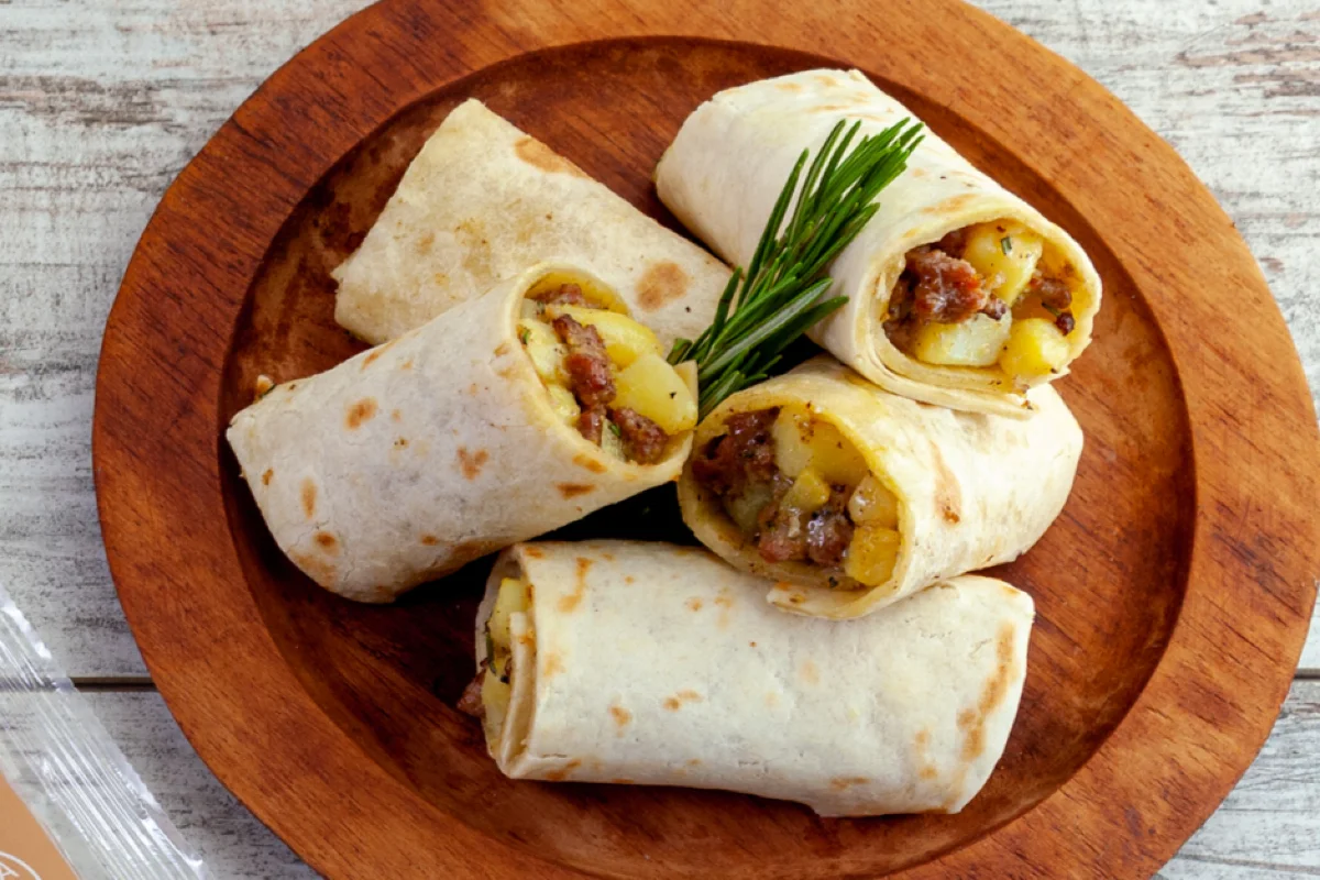 Piadina salchicha y patatas