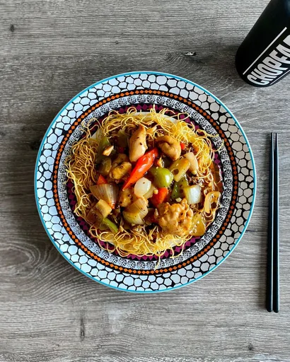 Crispy Fried Noodles With Chicken In Black Bean Sauce