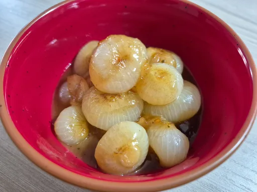 Sweet-and-sour borettane onions