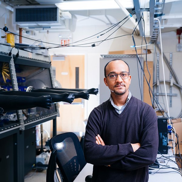 Prize winner seeks silicon’s successor for future electronics