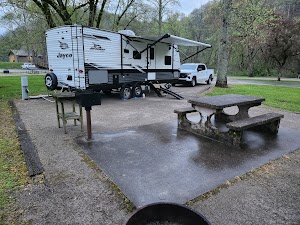 Dale Hollow Damsite campground near Celina, Tennessee