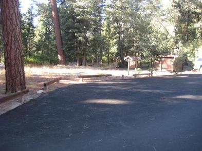 Roadway Leading to Hanna Flat Campground