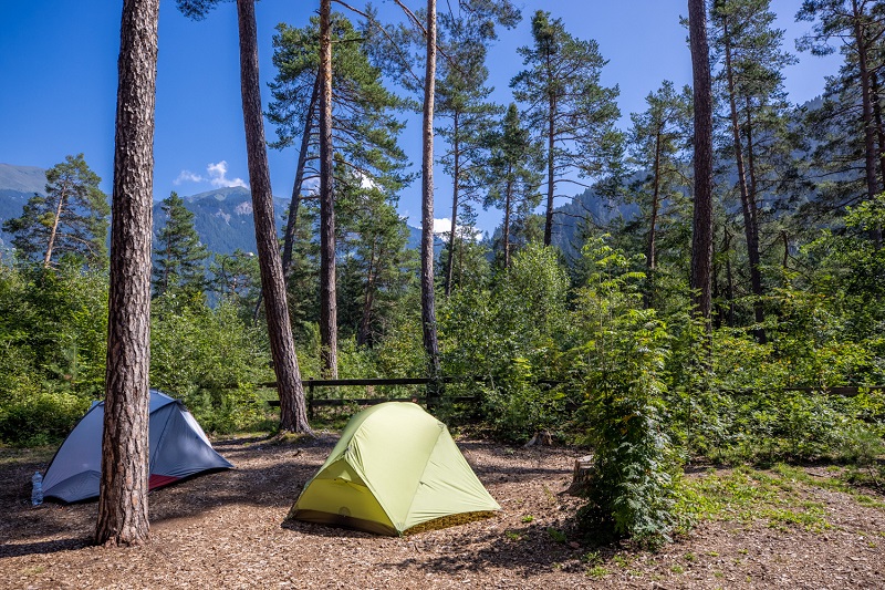 Small tent pitch without vehicle