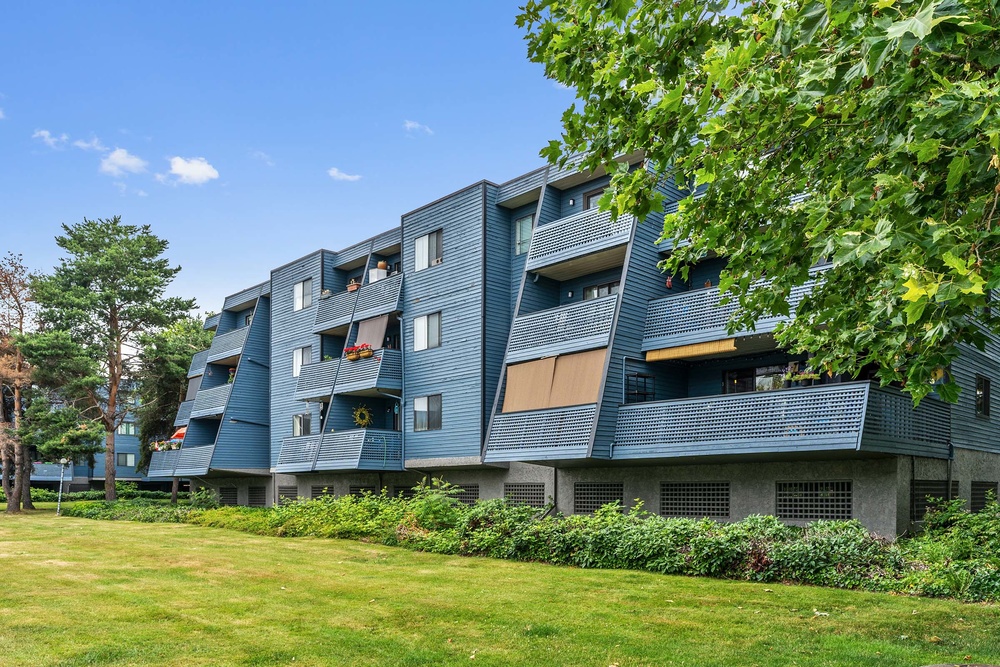 112 - 17661 58A Ave  SURREY British Columbia Canada Sale residential Natalie Gauvreau  HomeLife Benchmark Realty Corp.