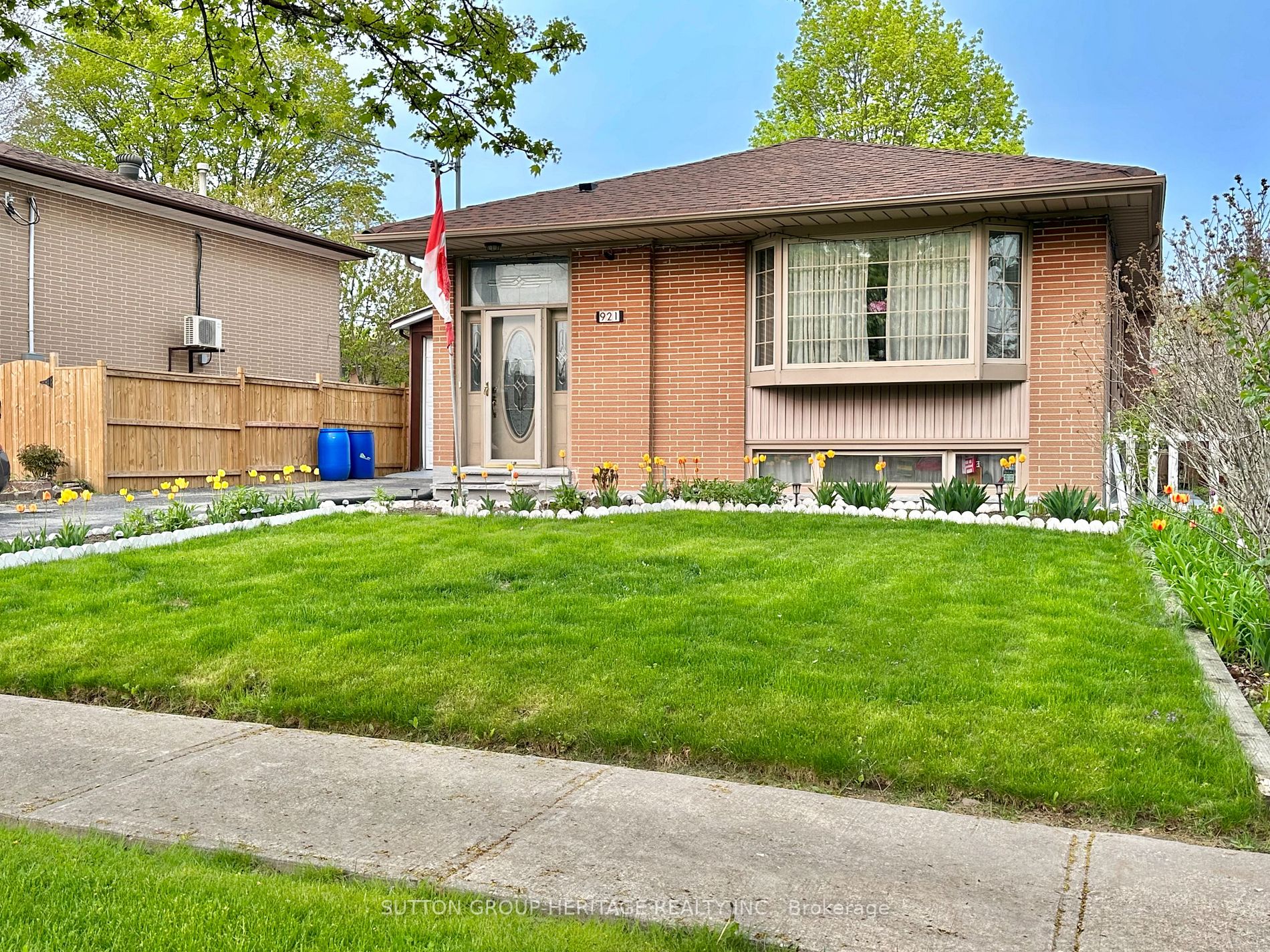 921 Scarborough Golf Clu Rd Toronto Ontario  Sold residential Robert Sixsmith SUTTON GROUP HERITAGE REALTY INC BROKERAGE
