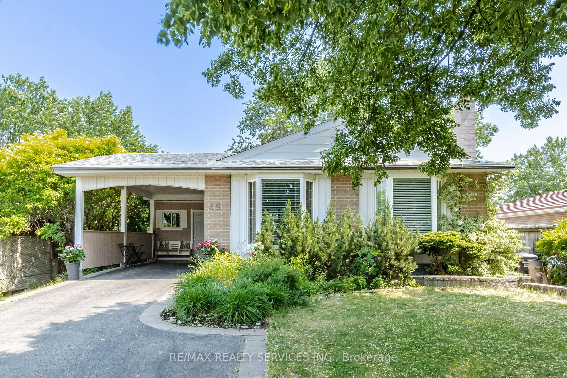 39 Caledon Cres Brampton Ontario  Sold residential Joga Reehal RE/MAX REALTY SERVICES INC. Brokerage*