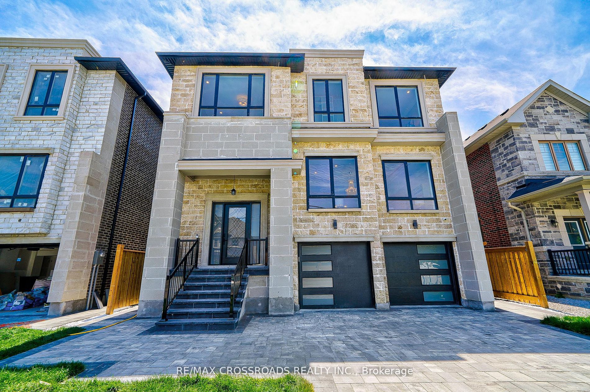 23 Madison Ave Richmond Hill Ontario  Sold residential Moses Lu RE/MAX CROSSROADS REALTY INC. Brokerage*