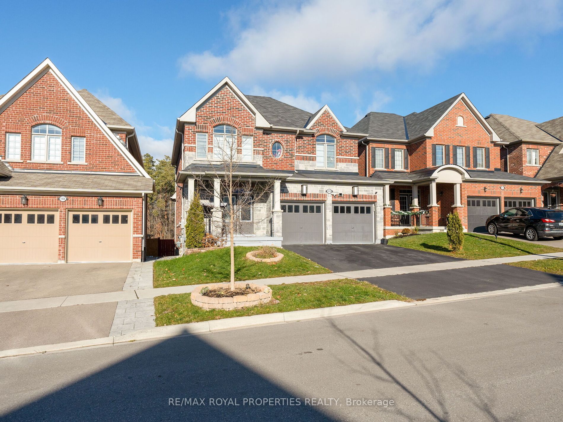 1910 Douglas Langtree Dr Oshawa Ontario  Rented residential Thurairajah RAMESH RE/MAX Royal Properties Realty Ltd., Brokerage