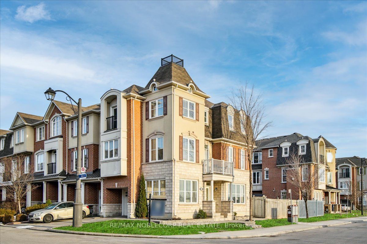 39 Howe Ave Toronto Ontario  Sold residential Heather Mackenzie Skybound Realty, Brokerage 