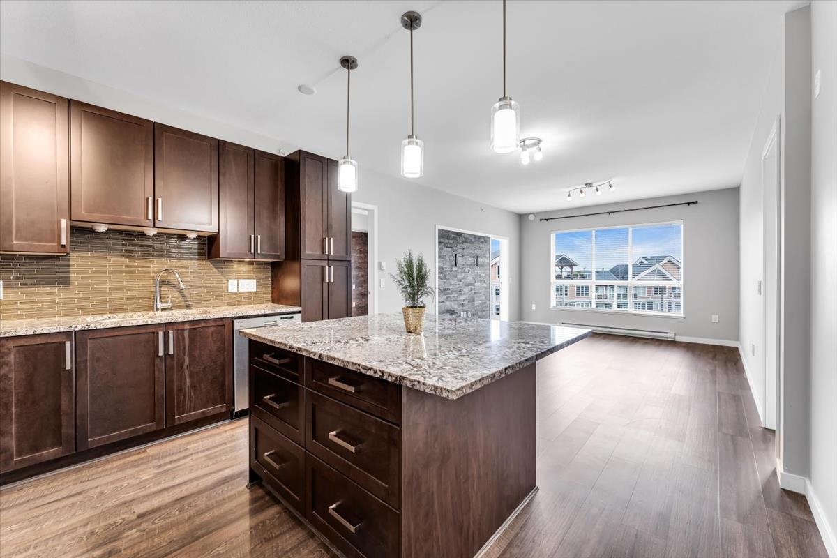 402 - 6470 194 STREET Surrey British Columbia Canada Sold residential Renée Kehayas Initia Real Estate