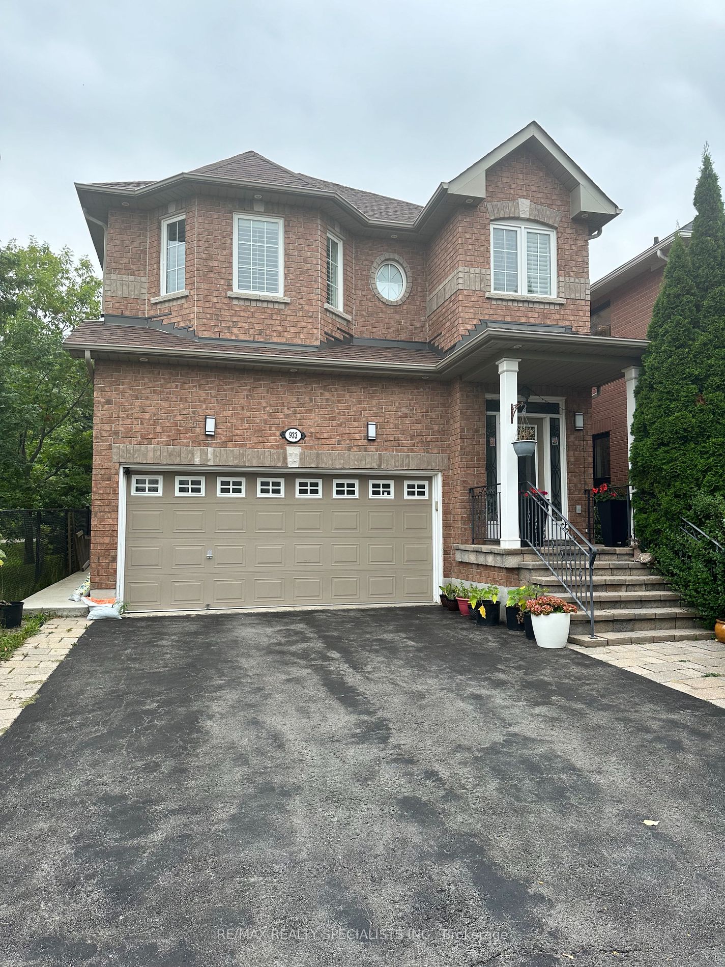 933 KNOTTY PINE (MAIN &UP) Grve Mississauga Ontario Canada Rented residential Shiv Sharma RE/MAX Realty Specialists Inc., Brokerage*